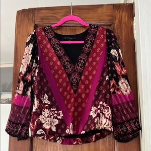 White House Black Market Red Graphic Blouse with V-Neck and 3/4 Sleeves